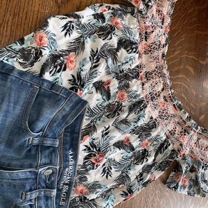 American eagle jeans skinny size 0 with top Large